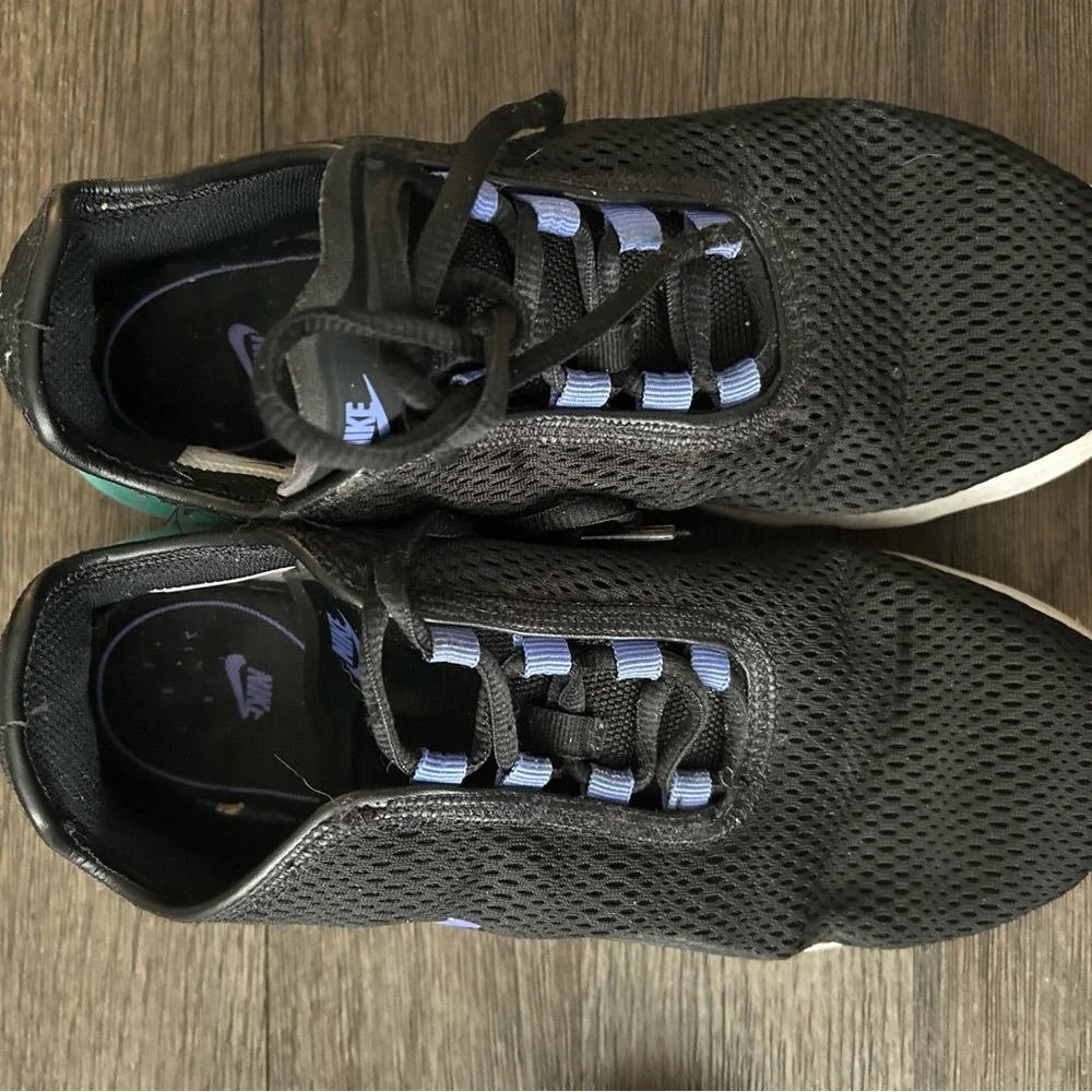 Nike Air Max - Picture 2 of 3